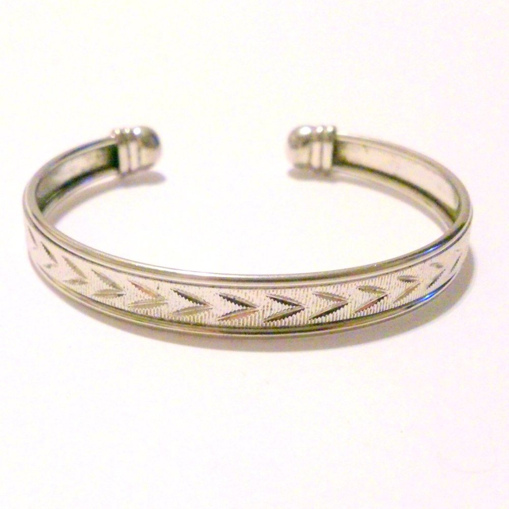 Silver Tone Diamond Cut Cuff Bracelet
